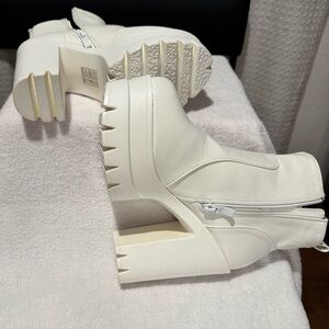 White Platform Heeled Ankle Boots Women’s Modern Chunky Heel